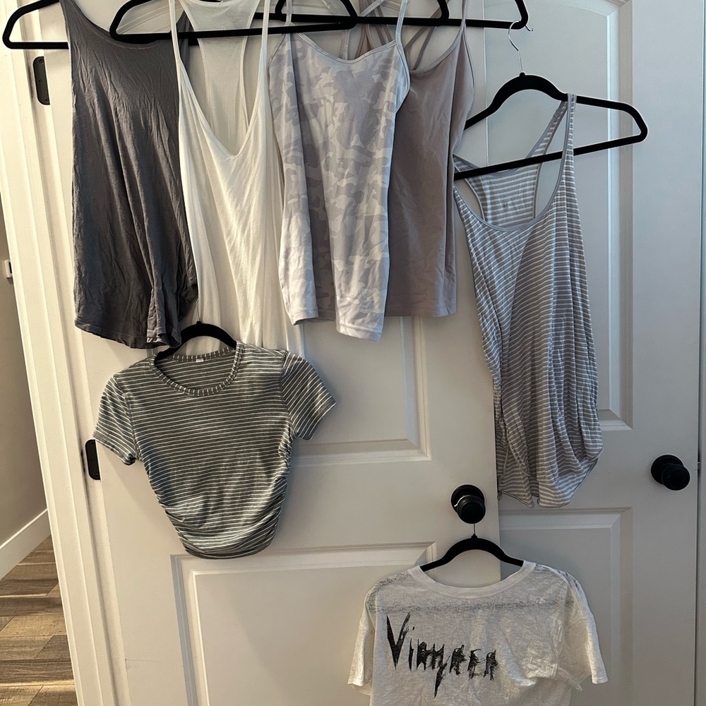 lululemon tank/shirt lot size 4/6 small - Picture 4 of 5